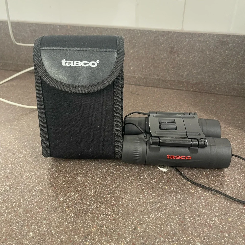 Tasco mini Compact Binoculars 10x25 with case